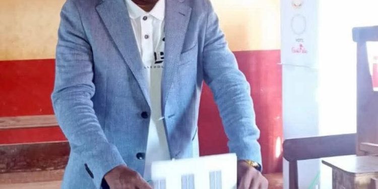 Élections législatives et communales 2026 : le ministre Mohamed Lamine Sy Savané accomplit son devoir civique à Corérah