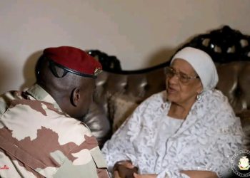 Décès de Hadja Andrée Touré : Mamadi Doumbouya rend hommage à une figure de la mémoire nationale