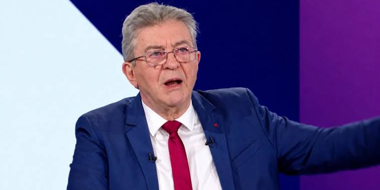 « Elle est le déshonneur du Paraguay » : Jean-Luc Mélenchon fustige les attaques racistes contre Kylian Mbappé