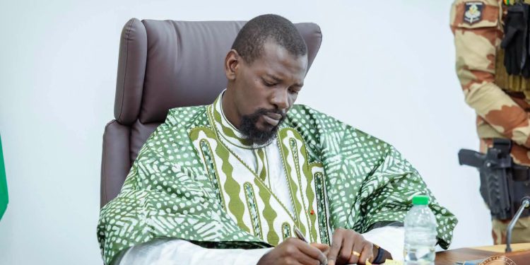 Mamadi Doumbouya s’accorde une pause estivale en Grèce avec sa famille